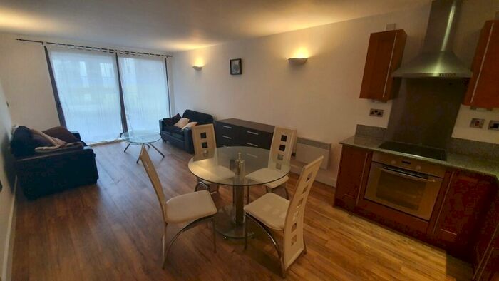 2 Bedroom Apartment To Rent In Isaac Way, Manchester, M4