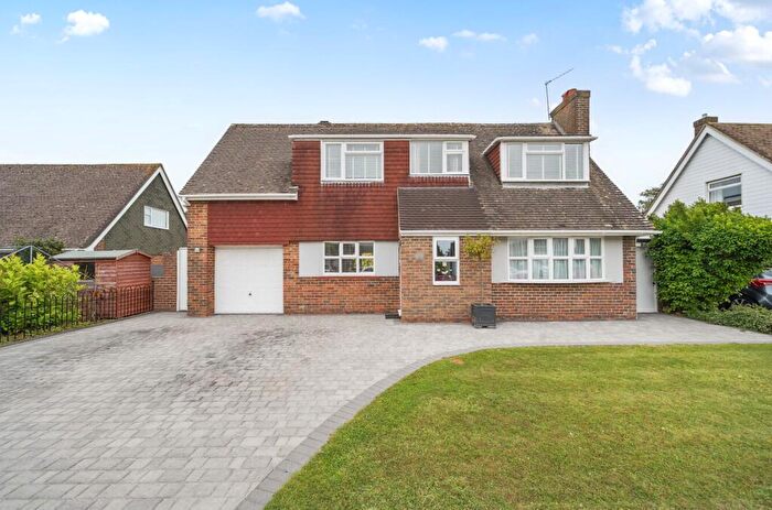4 Bedroom Detached House For Sale In Inglewood Drive, Aldwick, PO21