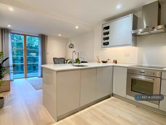 Studio To Rent In Chesham Road, Amersham, HP6