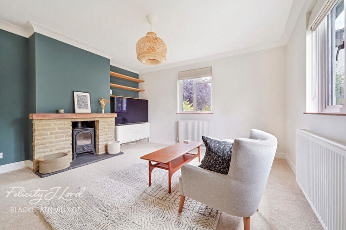 2 Bedroom Flat For Sale In The Glebe, London, SE3
