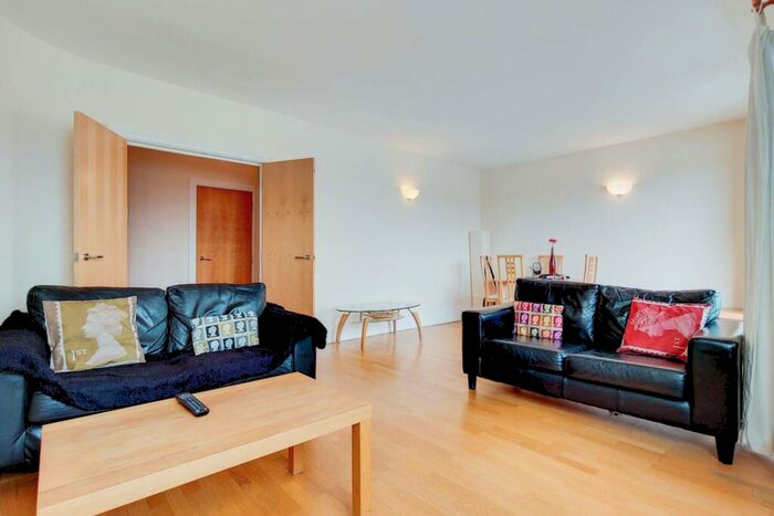 2 Bedroom Flat To Rent In Cubitt Wharf, Isle Of Dogs, London, E14