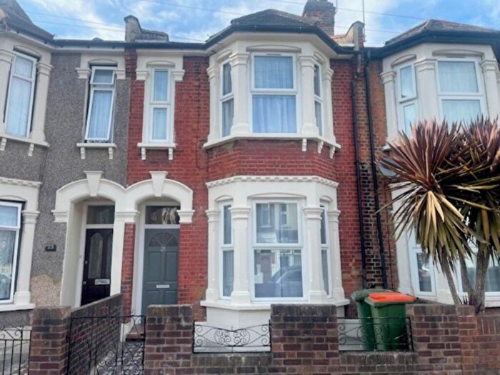 4 Bedroom Terraced House To Rent In Sibley Grove, London, E12