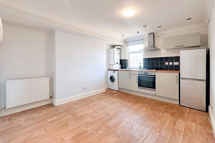 2 Bedroom Flat To Rent In Sunderland Road, Forest Hill, London, SE23