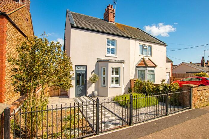 2 Bedroom Semi-Detached House For Sale In Poplar Avenue, Heacham, PE31