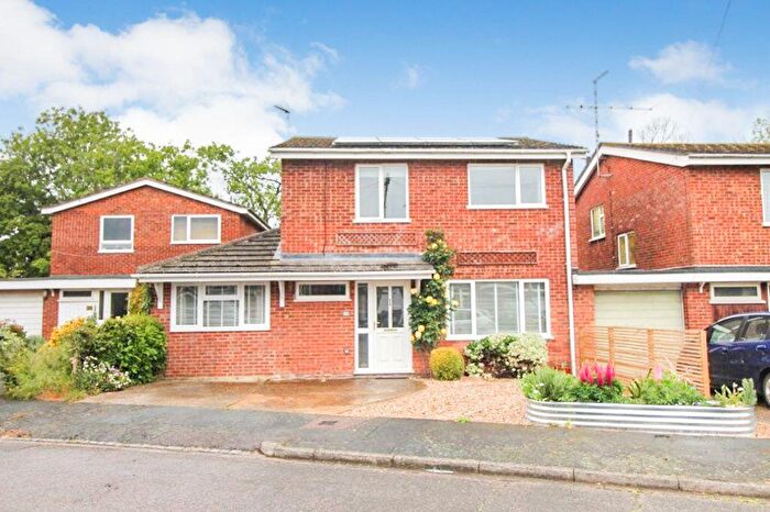 5 Bedroom Link Detached House To Rent In Brooklands Road, Riseley, Bedford, MK44
