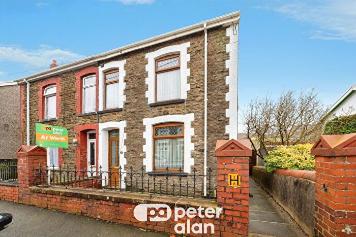 4 Bedroom Semi-Detached House For Sale In Tonclwyda, Clyne, Neath, SA11