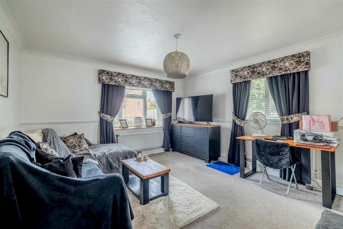 1 Bedroom Flat For Sale In Liddell Way, Ascot, SL5