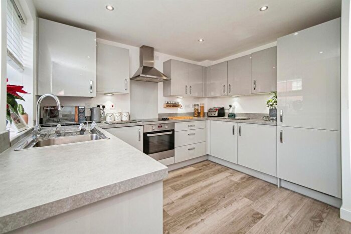 3 Bedroom Semi-Detached House For Sale In Waudby Close, Hessle, HU13