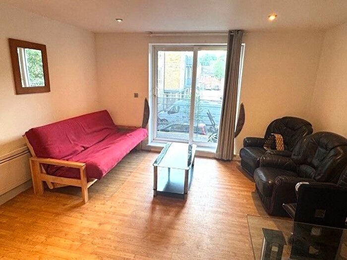 2 Bedroom Flat To Rent In Rosegate House, Hereford Road, Bow, E3