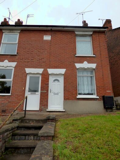 2 Bedroom Semi-Detached House To Rent In Bergholt Road, Colchester, CO4