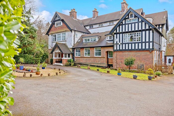 2 Bedroom Flat For Sale In Tower Road, Hindhead, GU26