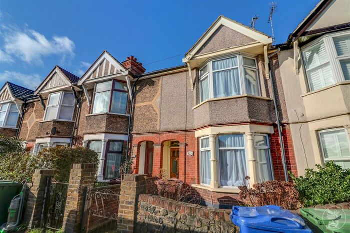 3 Bedroom Property To Rent In Rectory Road, Grays, RM17