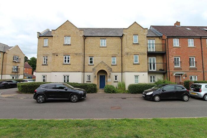 2 Bedroom Flat For Sale In Trist Way, Ifield, Crawley, West Sussex., RH11