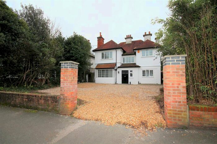 5 Bedroom Detached House To Rent In Lowther Road, Bournemouth, BH8