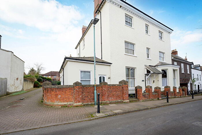 3 Bedroom Flat For Sale In High Street, Newnham, GL14