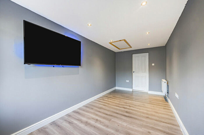 2 Bedroom Terraced House For Sale In Dauntsey Covert, Druids Heath, Birmingham, B14