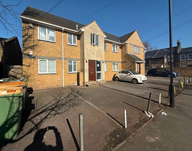 1 Bedroom Flat To Rent In Durham Road, London, E12