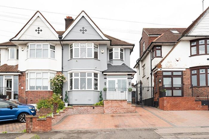 3 Bedroom Semi Detached House For Sale In Priory Avenue, Chingford, E4
