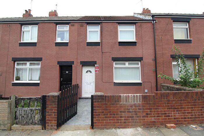 3 Bedroom Terraced House To Rent In Copperfield Crescent, Leeds, LS9
