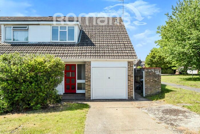 3 Bedroom Semi-Detached House To Rent In Cadwell Drive, SL6