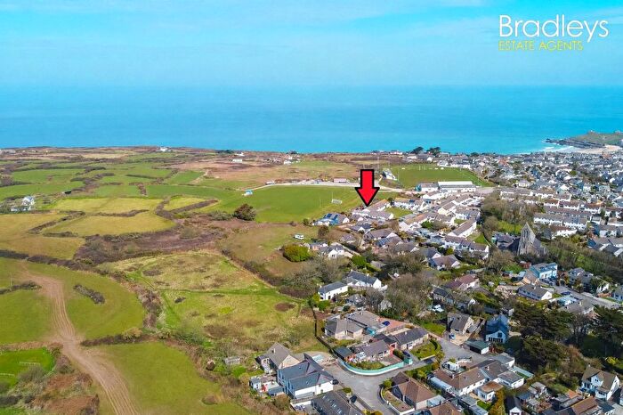 2 Bedroom Bungalow For Sale In St Johns Walk, St Ives, Cornwall, TR26