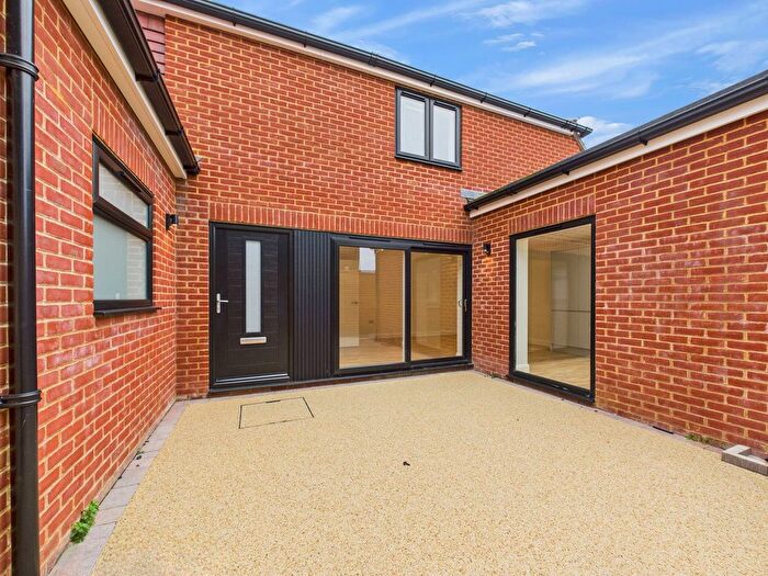 4 Bedroom Mews For Sale In Northcourt Mansions, A King Street, Worthing, BN14