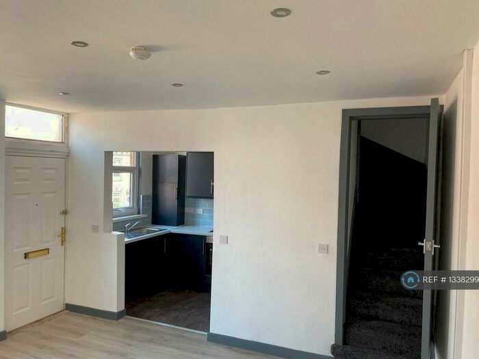 3 Bedroom Terraced House To Rent In Burlington Road, Leeds, LS11