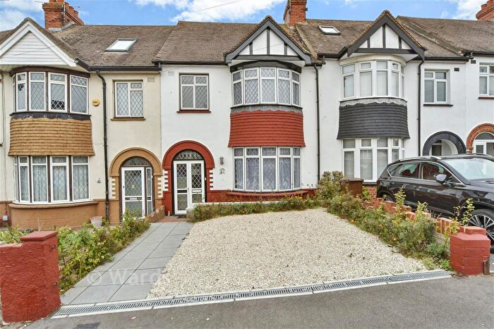 3 Bedroom Terraced House For Sale In Broadway, Gillingham, Kent, ME8