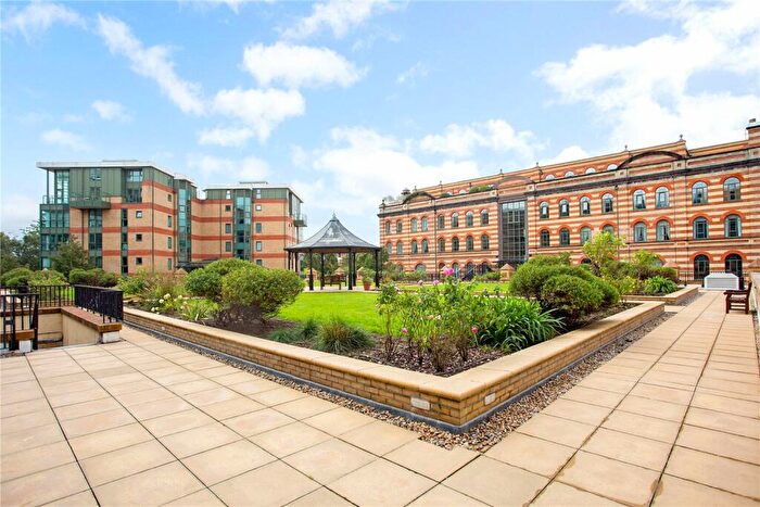 1 Bedroom Apartment To Rent In Brasenose Drive, SW13