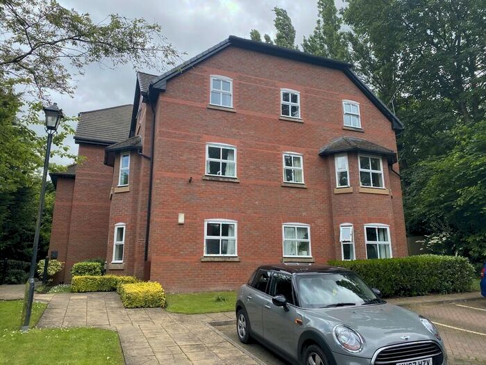 2 Bedroom Apartment To Rent In Olive Shapley Avenue, M20