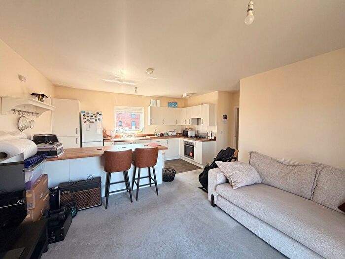 2 Bedroom Flat To Rent In Foxglove Way, Balby, Doncaster, South Yorkshire, DN4