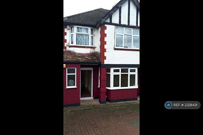 2 Bedroom Maisonette To Rent In Tanfield Avenue, London, NW2