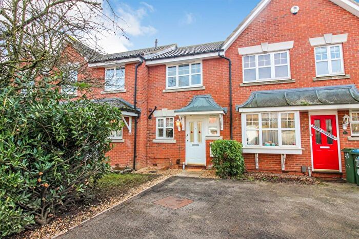 2 Bedroom Terraced House To Rent In Close To Town And Train Station, Aylesbury, HP20