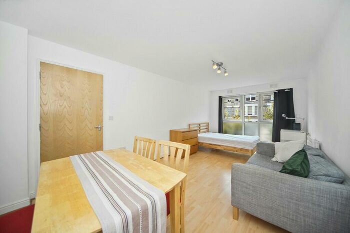 3 Bedroom Flat To Rent In Caledonian Road, Islington, N7