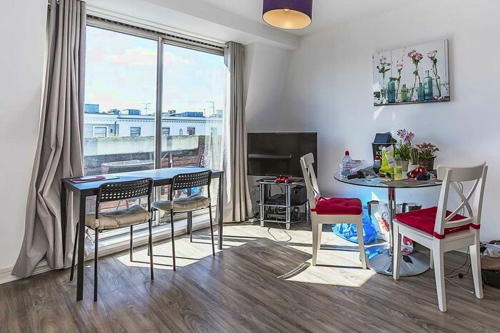 Studio To Rent In Cromwell Road, Earl`S Court, SW5