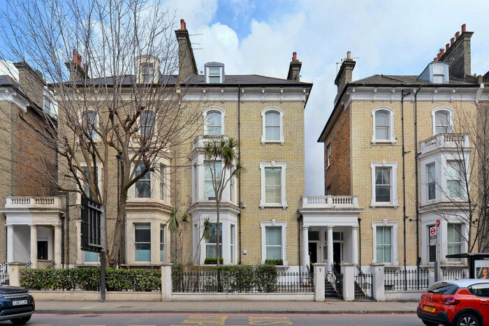 2 Bedroom Flat To Rent In Redcliffe Gardens, SW10