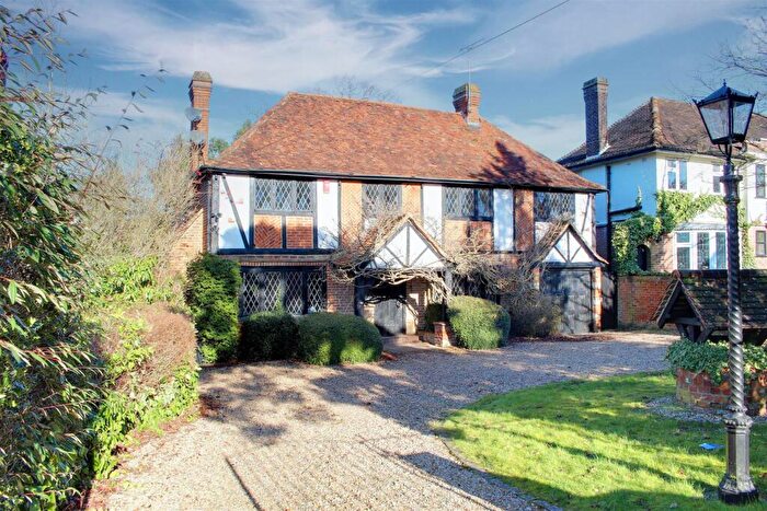 5 Bedroom Detached House To Rent In Brookmans Avenue, Brookmans Park, Hatfield, AL9