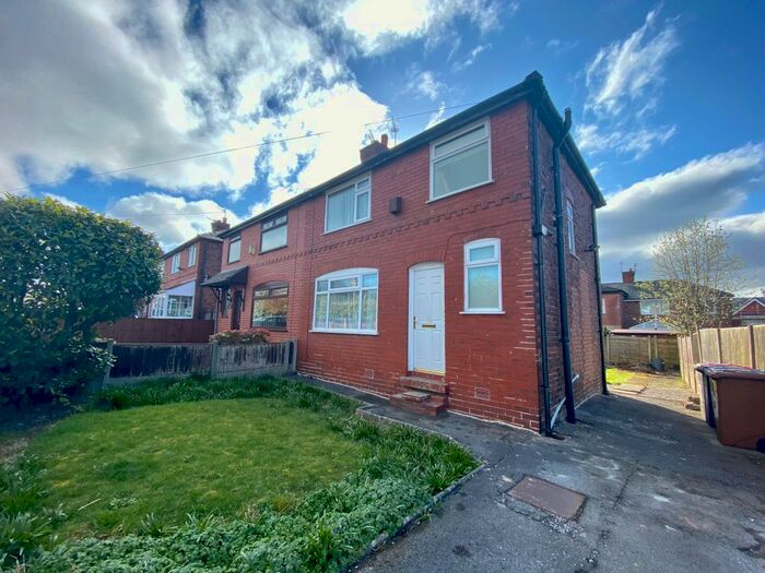 3 Bedroom Semi-Detached House To Rent In Branksome Drive, Salford, M6