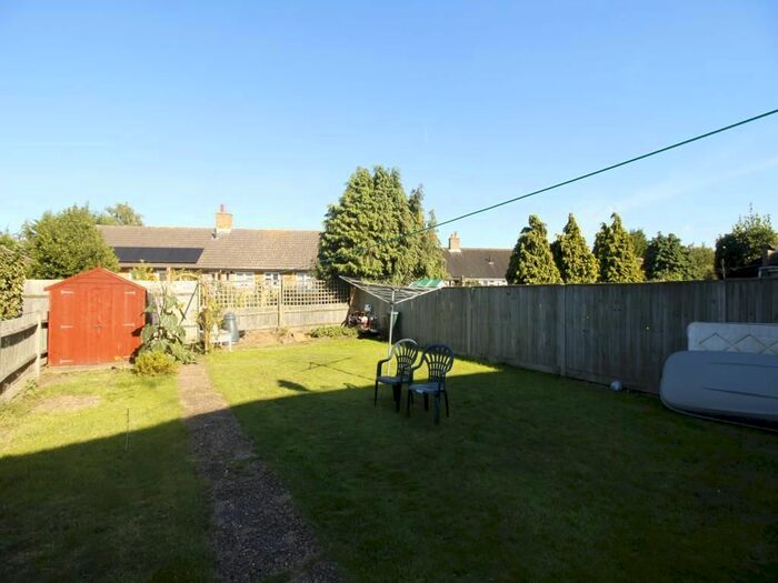 3 Bedroom Detached House To Rent In Windsor Avenue, New Malden, Surrey, KT3