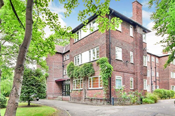 2 Bedroom Apartment To Rent In Wilmslow Road, Manchester, M20