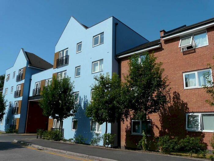 2 Bedroom Flat To Rent In Parsons Close, Aldershot, GU11