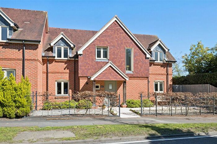 4 Bedroom House For Sale In Reading Road, Lower Basildon, Reading, Berkshire, RG8