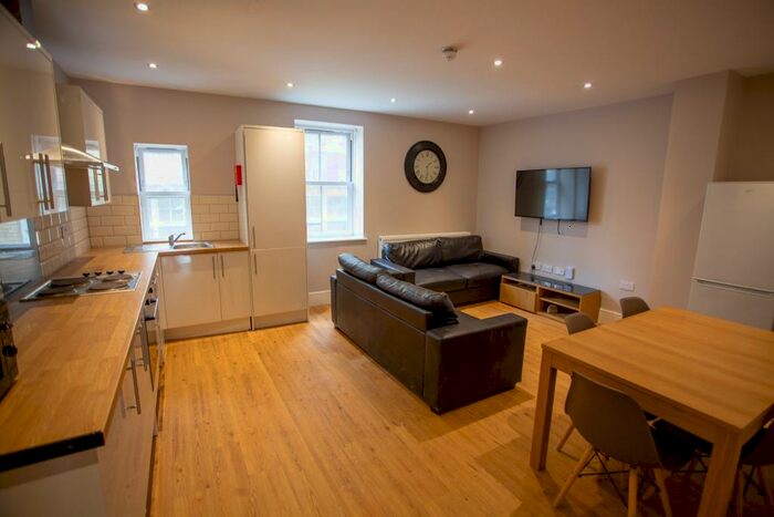 5 Bedroom Flat To Rent In Hardman Street, L1