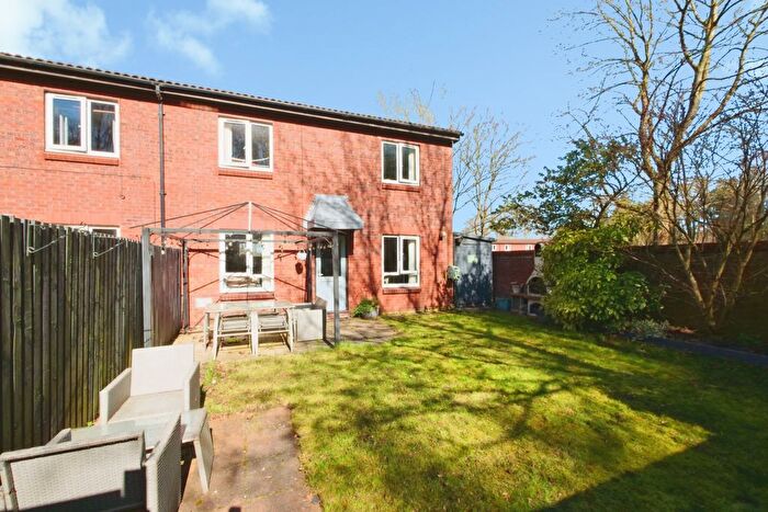 2 Bedroom End Terrace House For Sale In Hollis Crescent, York, YO32