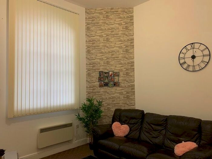 2 Bedroom Flat To Rent In Grosvenor Gate, Leicester, LE5