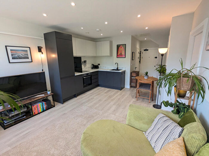 2 Bedroom Flat For Sale In The Old Exchange, Bank Road, Kingswood, BS15