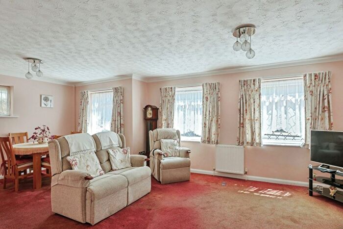 2 Bedroom Bungalow For Sale In Halstock Crescent, West Canford Heath, Poole, Dorset, BH17 - Photo 2