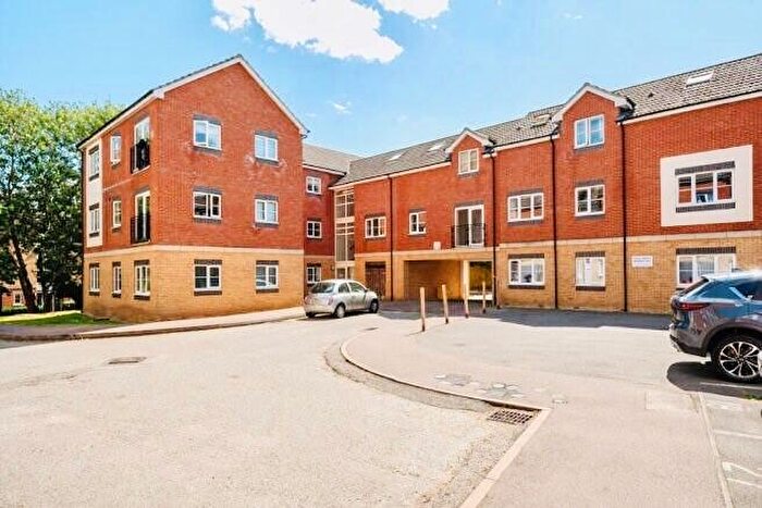 2 Bedroom Flat To Rent In Isabelle Court, Kettering, NN16