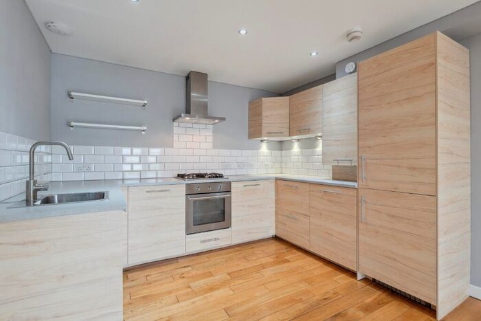 1 Bedroom Flat To Rent In Crow Road, Partick, Glasgow, G11