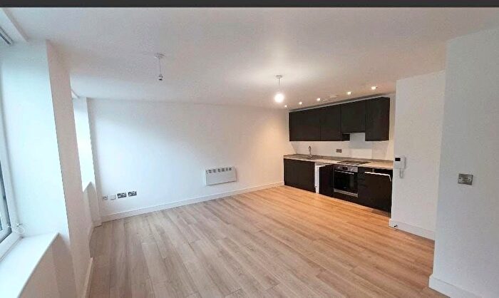 1 Bedroom Flat To Rent In Carrs Road, Cheadle, SK8